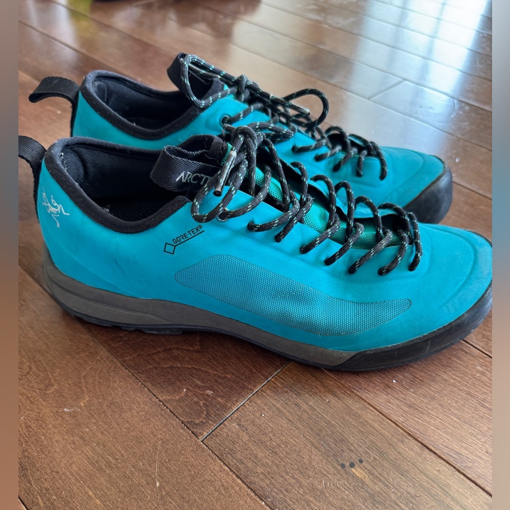 Arc'teryx Acrux Gore-Tex Waterproof Approach Shoe Women size 6.5 Teal